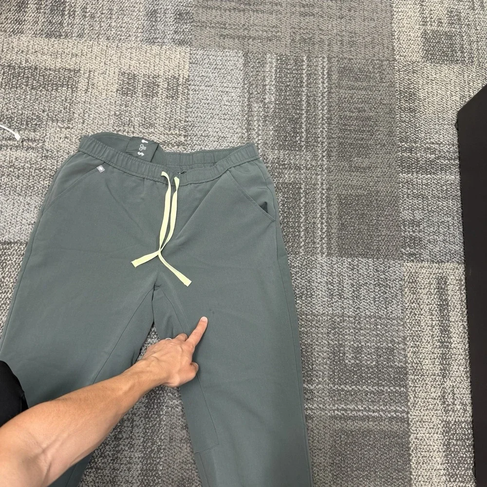 Figs Scrub Pants Mens L Moss Green Tansen Joggers Comfort medical nursing PT vet